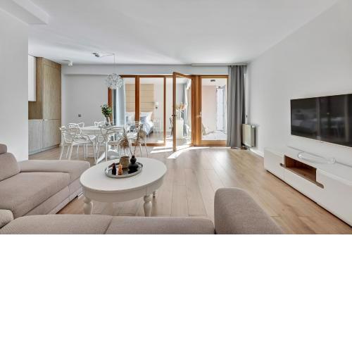 Aura - Riverside & Parking by Downtown Apartments