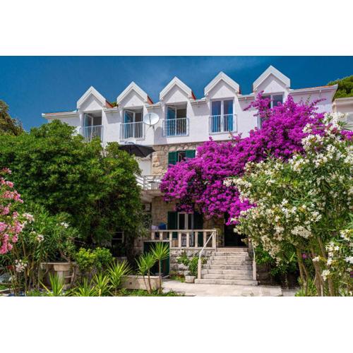 Aurora Beachfront Luxury Rooms&Suites