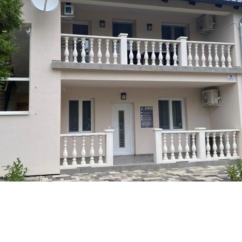Aurora Béta Apartman's