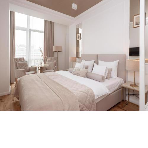 AVANTI Home