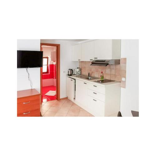 Awesome Apartment In Cres With Wifi