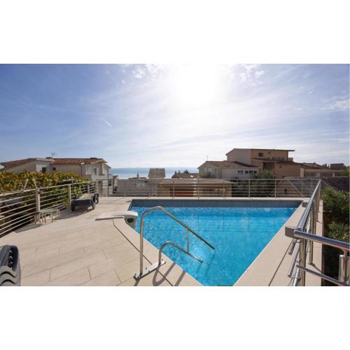 Awesome Apartment In Dugi Rat With Wifi