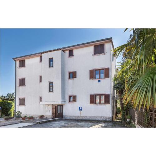 Awesome Apartment In Funtana With Wifi