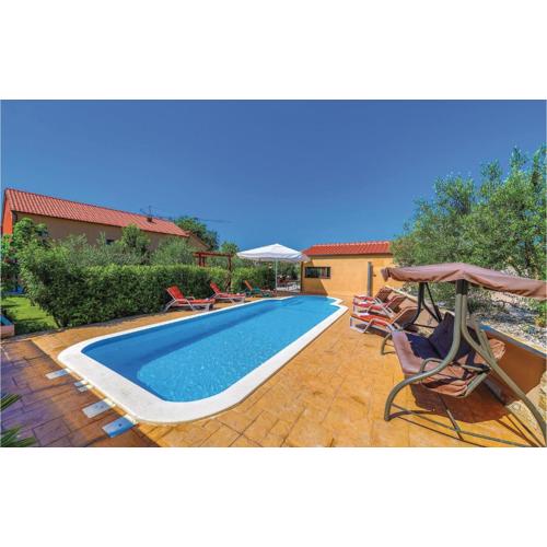 Awesome Apartment In Kastel Stari
