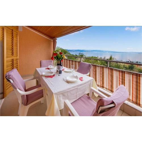 Awesome Apartment In Lovran With Wifi