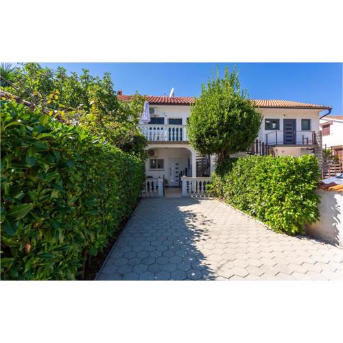 Awesome Apartment In Malinska With Wifi