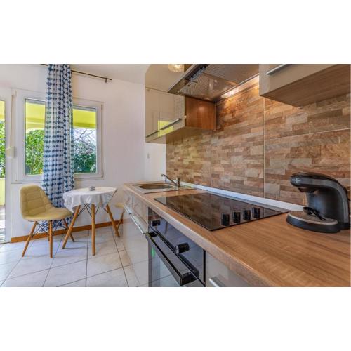 Awesome Apartment In Medulin With Wifi