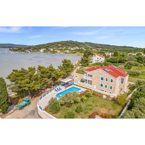 Awesome Apartment In Mrljane