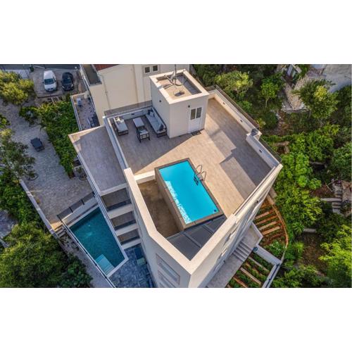 Awesome Apartment In Okrug Gornji