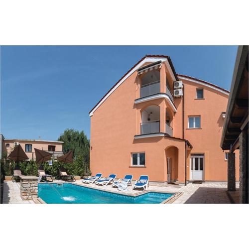 Awesome Apartment In Pula With Kitchen