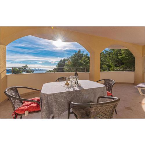 Awesome Apartment In Razanj