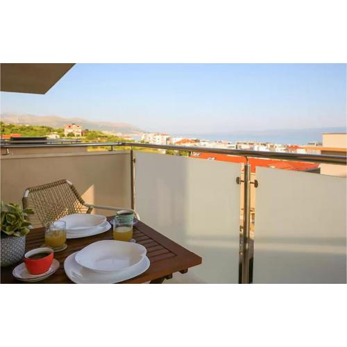 Awesome Apartment In Split With Wifi