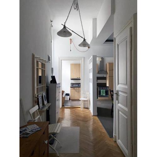 AWESOME APARTMENT IN THE CITY