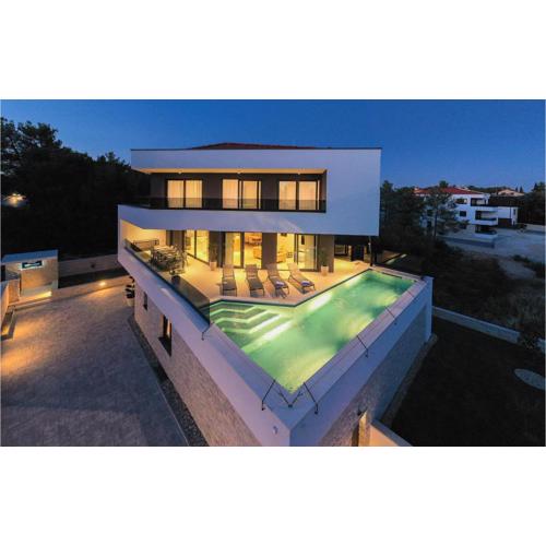 Awesome Home In Biograd Na Moru