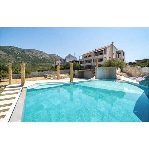 Awesome Home In Cavtat With Wifi