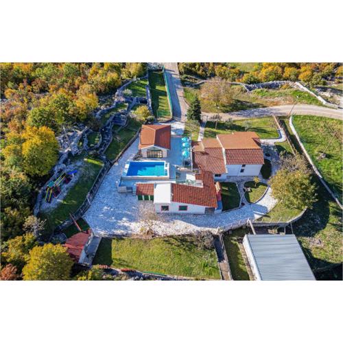 Awesome Home In Dugopolje With Wifi
