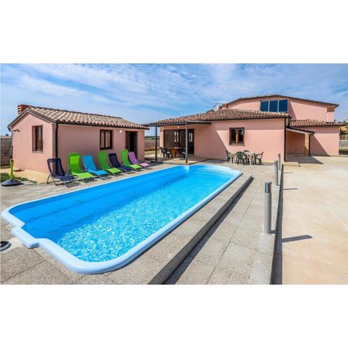 Awesome Home In Galizana With Wifi