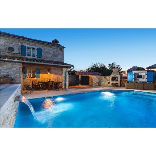 Awesome Home In Hrboki With Jacuzzi