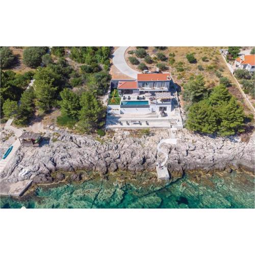 Awesome Home In Karbuni With Sauna