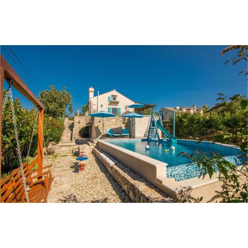Awesome Home In Kornic With Kitchen