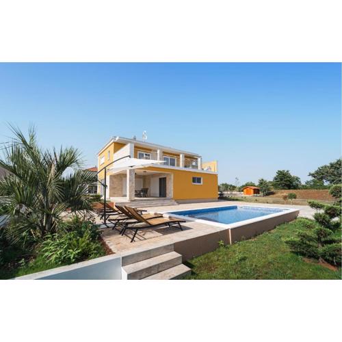 Awesome Home In Krnica With Wi-Fi