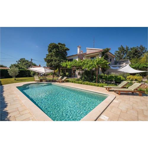 Awesome Home In Krnica