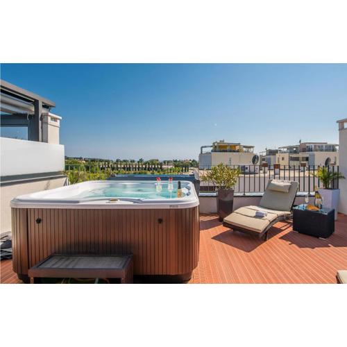 Awesome Home In Novigrad With Kitchen