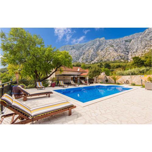 Awesome Home In Orebic With Jacuzzi