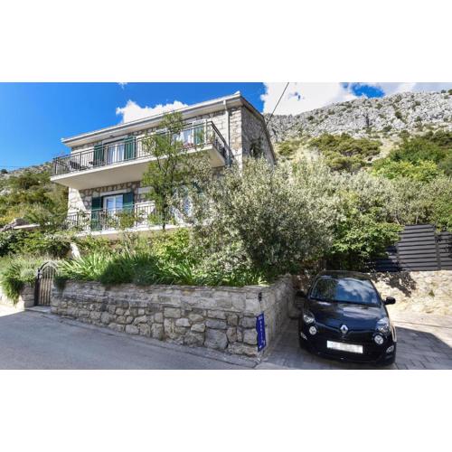 Awesome Home In Podstrana