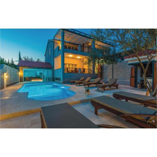 Awesome Home In Pridraga