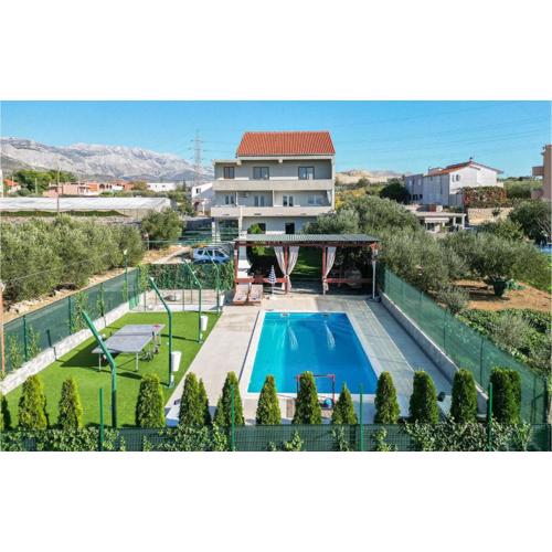 Awesome Home In Split With Wifi