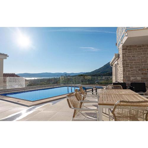 Awesome Home In Stankovic With Wifi