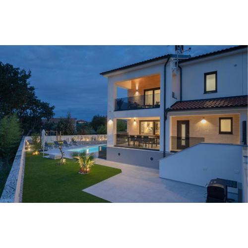 Awesome Home In Stinjan With Wifi
