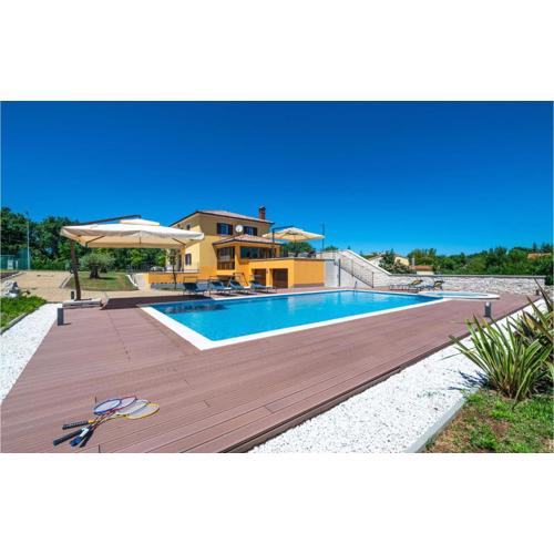 Awesome Home In Sumber