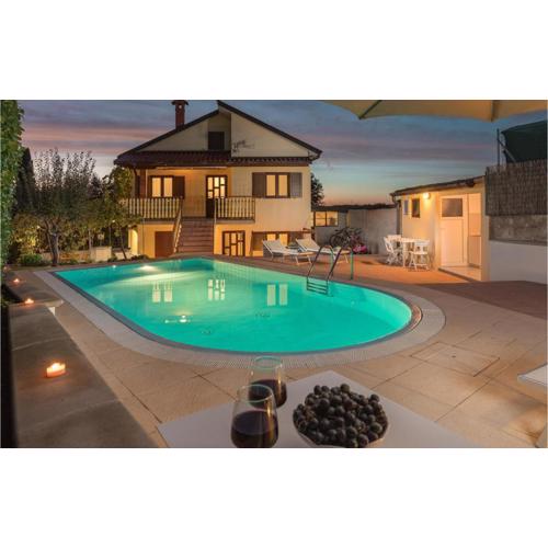 Awesome Home In Svetvincenat With Wifi