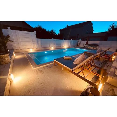 Awesome Home In Trilj