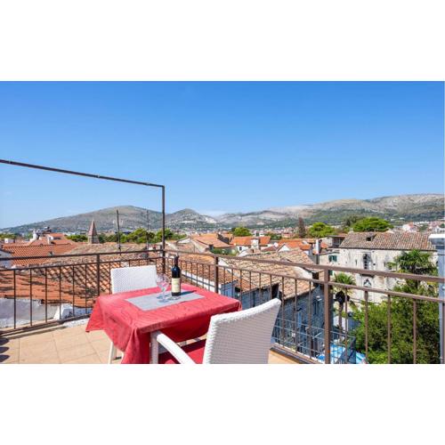 Awesome Home In Trogir With Wifi