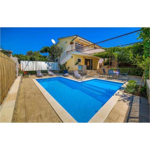 Awesome Home In Vinisce With Wifi