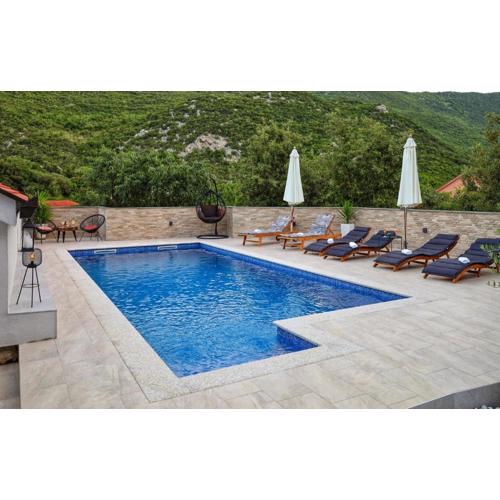 Awesome Home In Vrgorac With Wifi