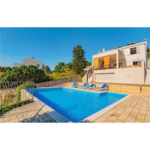 Awesome Home In Zaboric With Wifi