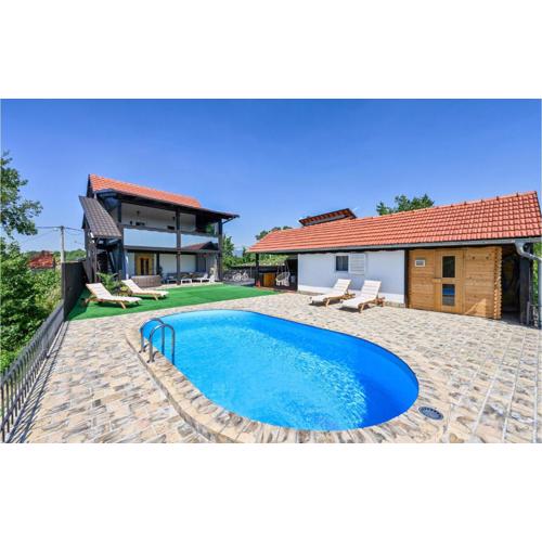 Awesome Home In Zagreb With Sauna