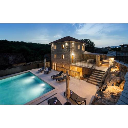 Awesome Home In Zmijavci With Wifi