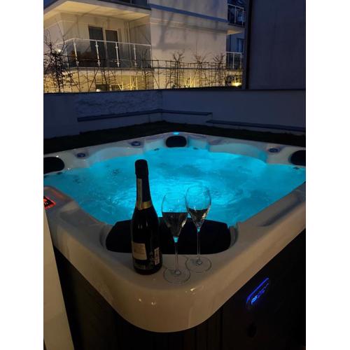 Axel Baltic Apartament DeLux Private Jacuzzi