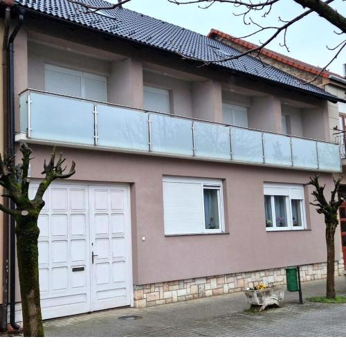 Azra Apartman