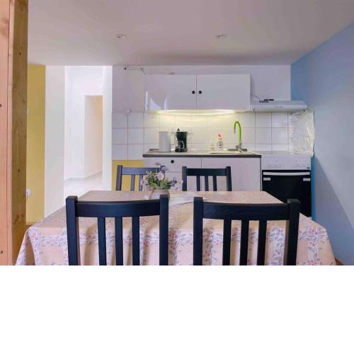 B Downtown modern apartment