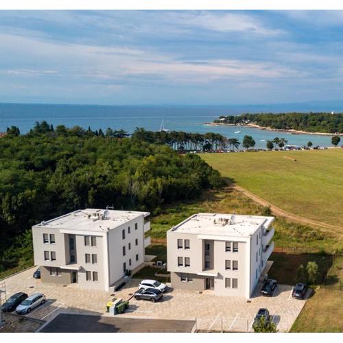 Baden Resort Bašanija, Umag-with Sea View, Parking and 300m from the beach