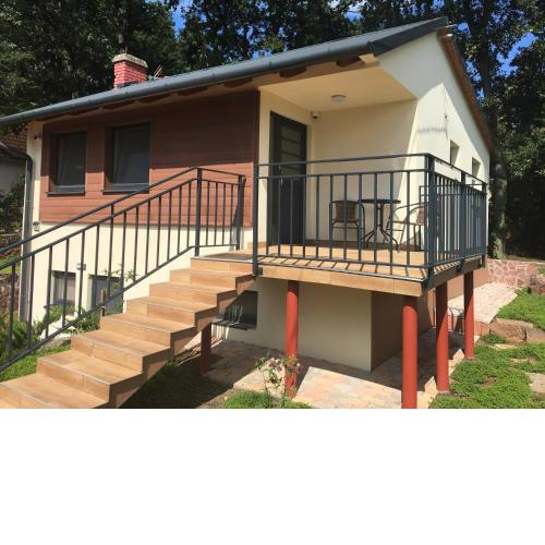 Balaton Wellness Tom Cat nyaraló 1 wellness és 1 gyermekbarát apartmannal