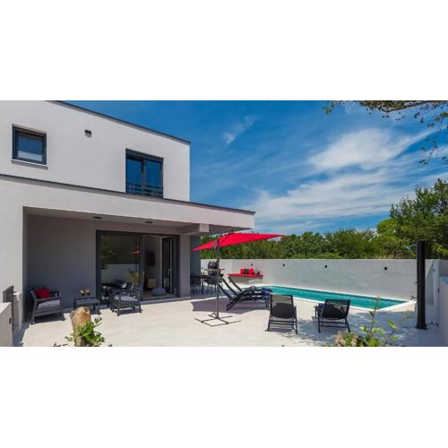 Banjole, moderna vila sa slanim bazenom, blizu plaže
