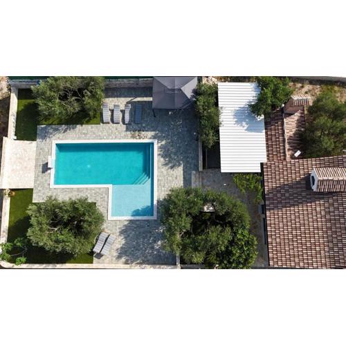 Barba Ive - Holiday Home with Pool