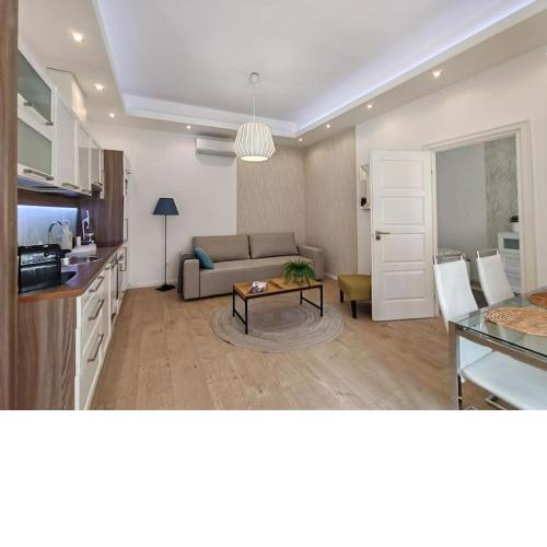 Basilica suite with 2 bedr